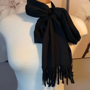 Scarf long black and versatile measures 6 inch x 6 feet